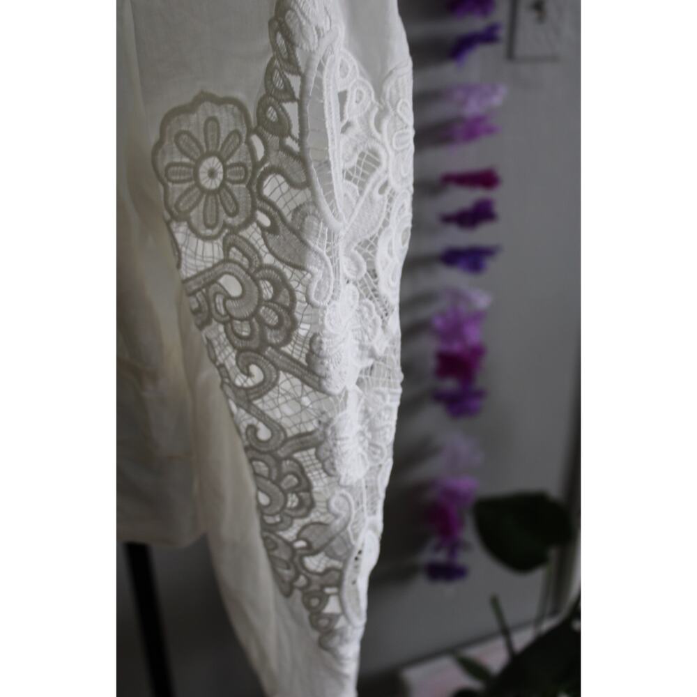 FARM Rio White Embroidered Lace Cropped Blouse Size L| NWT | MSRP $176 - Picture 7 of 16